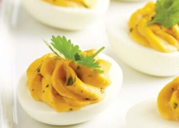 Recettes Québec - Oeufs mimosa coriandre