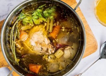 Homemade Chicken and Vegetable Broth